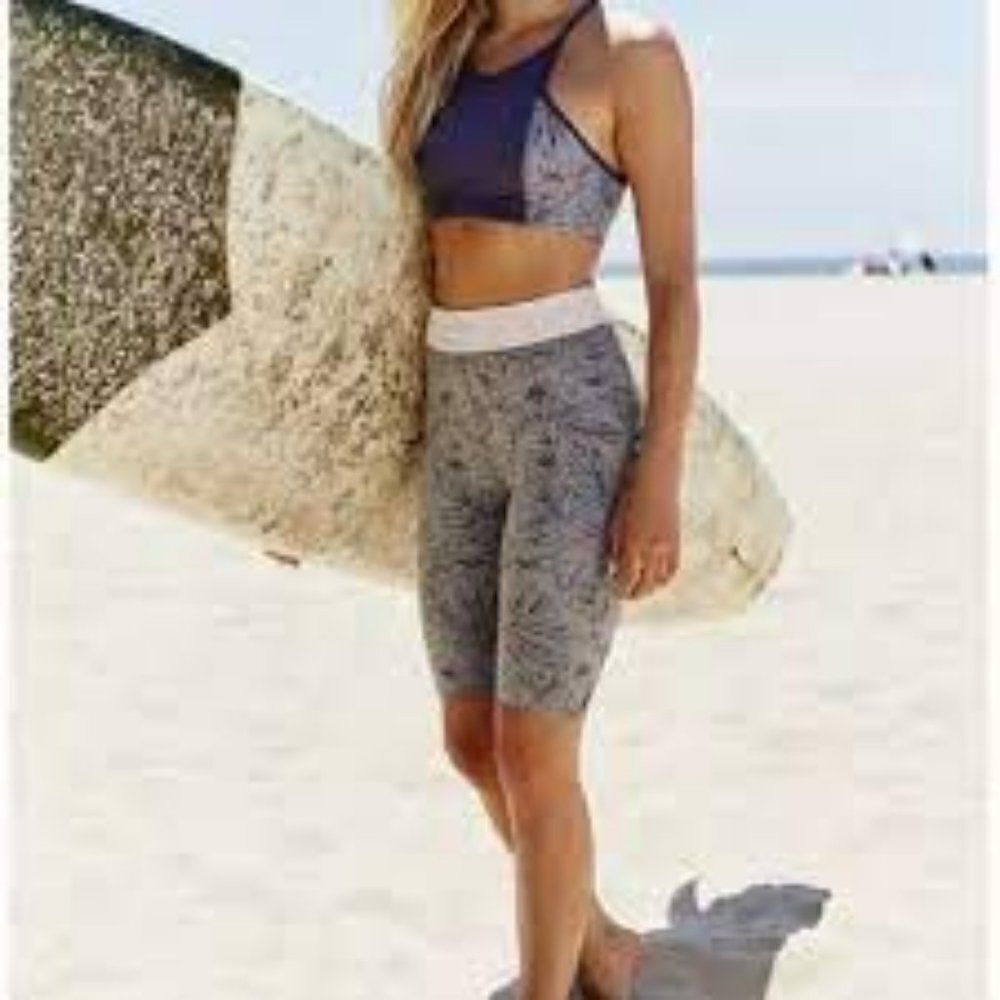 FREE PEOPLE MOVEMENT FIRED UP GRAY FLORAL BIKER SHORTS SIZE XS LIKE NEW